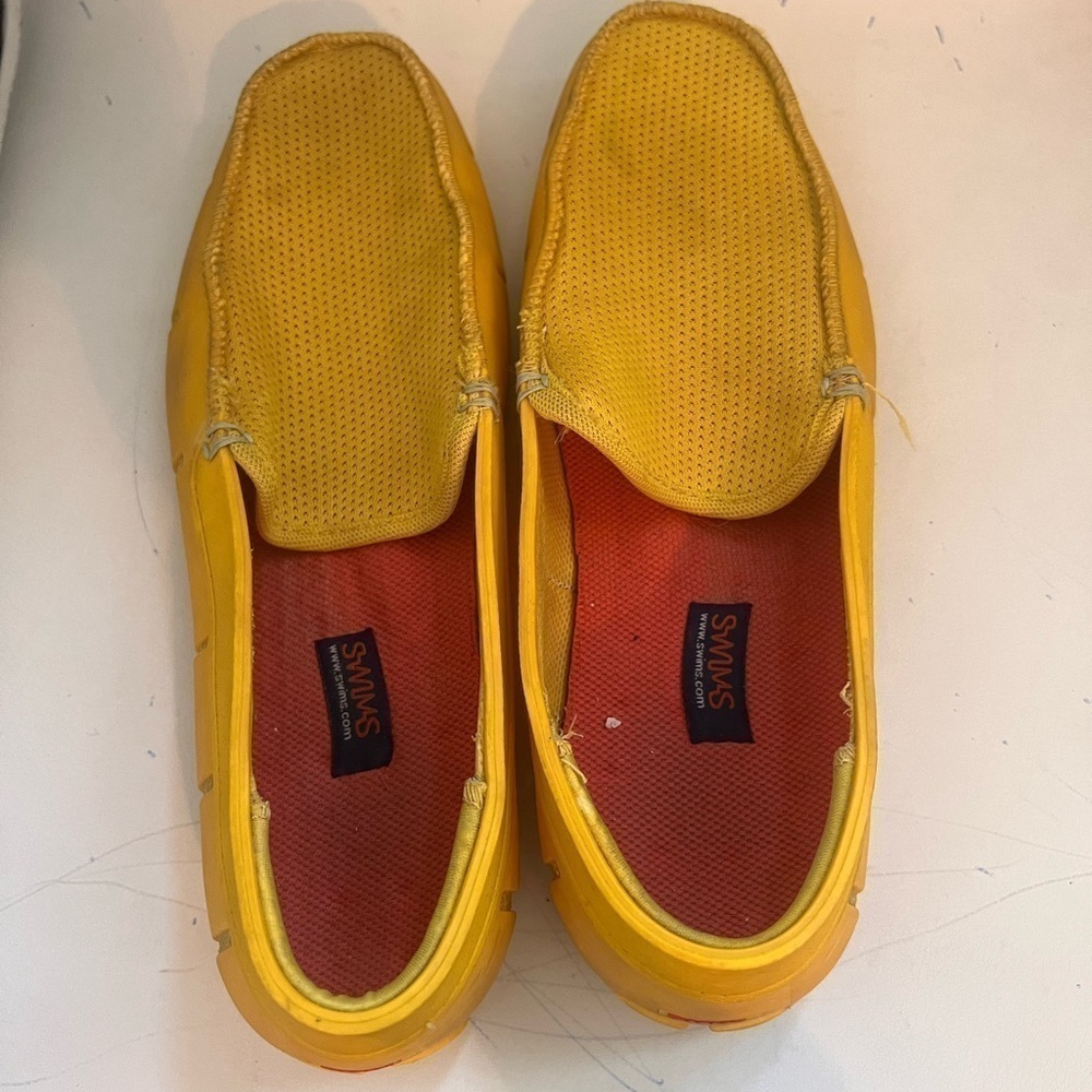 Swims shoes size 8 beach wear water shoes yellow